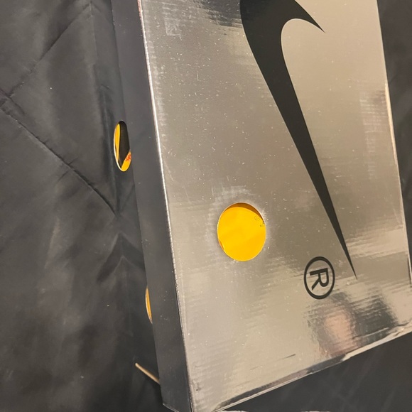 Off white 4242951809 hit me up for more info and im down to trades - Picture 4 of 4